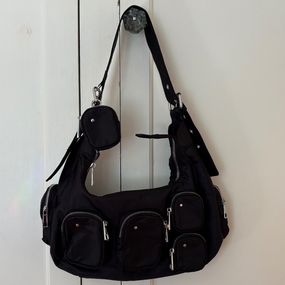 NUNOO Sally Pocket Recycled Nylon Black - Picture 1 of 2